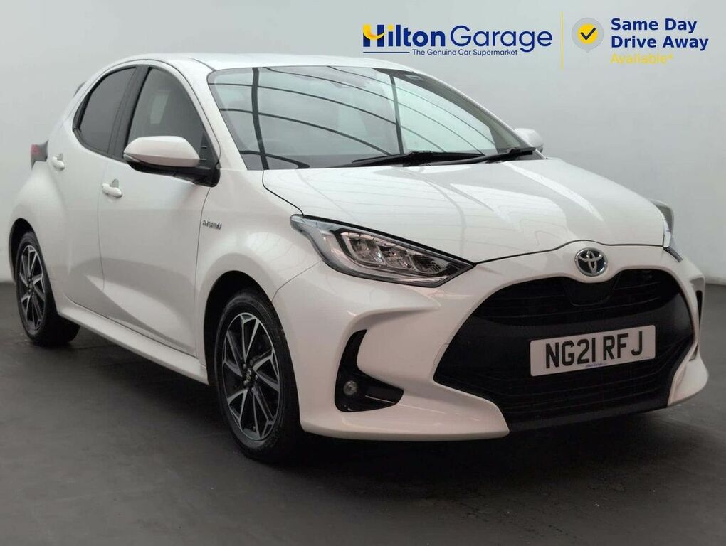 Toyota Yaris Hatchback Black #1