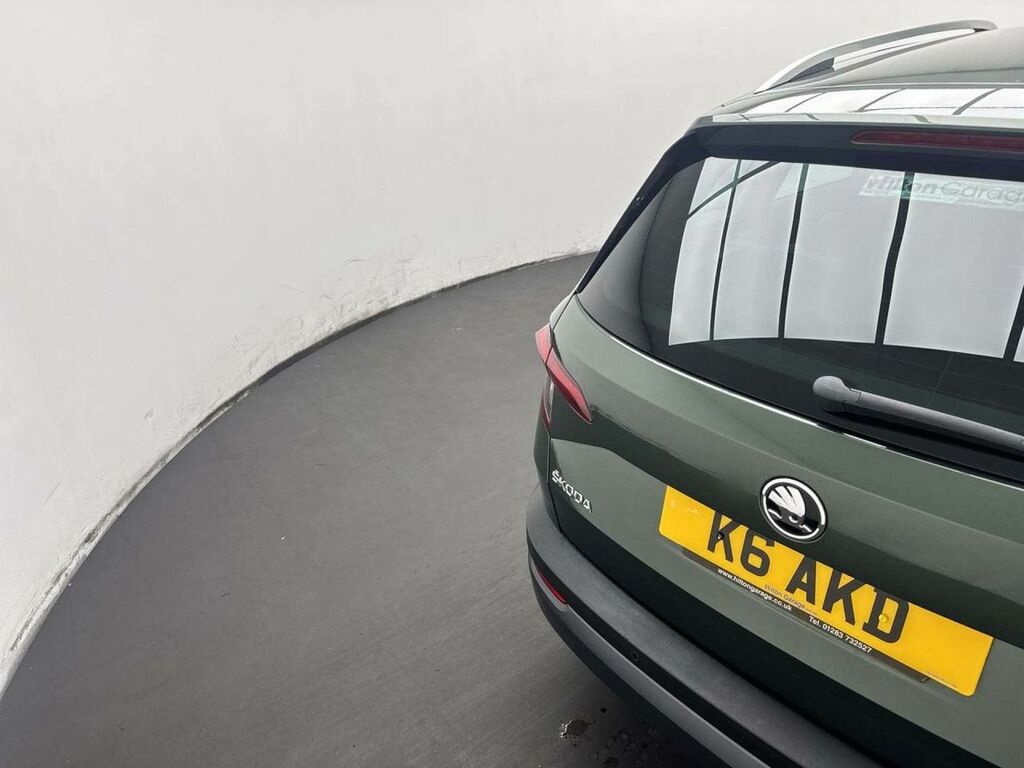 Skoda Karoq White #28