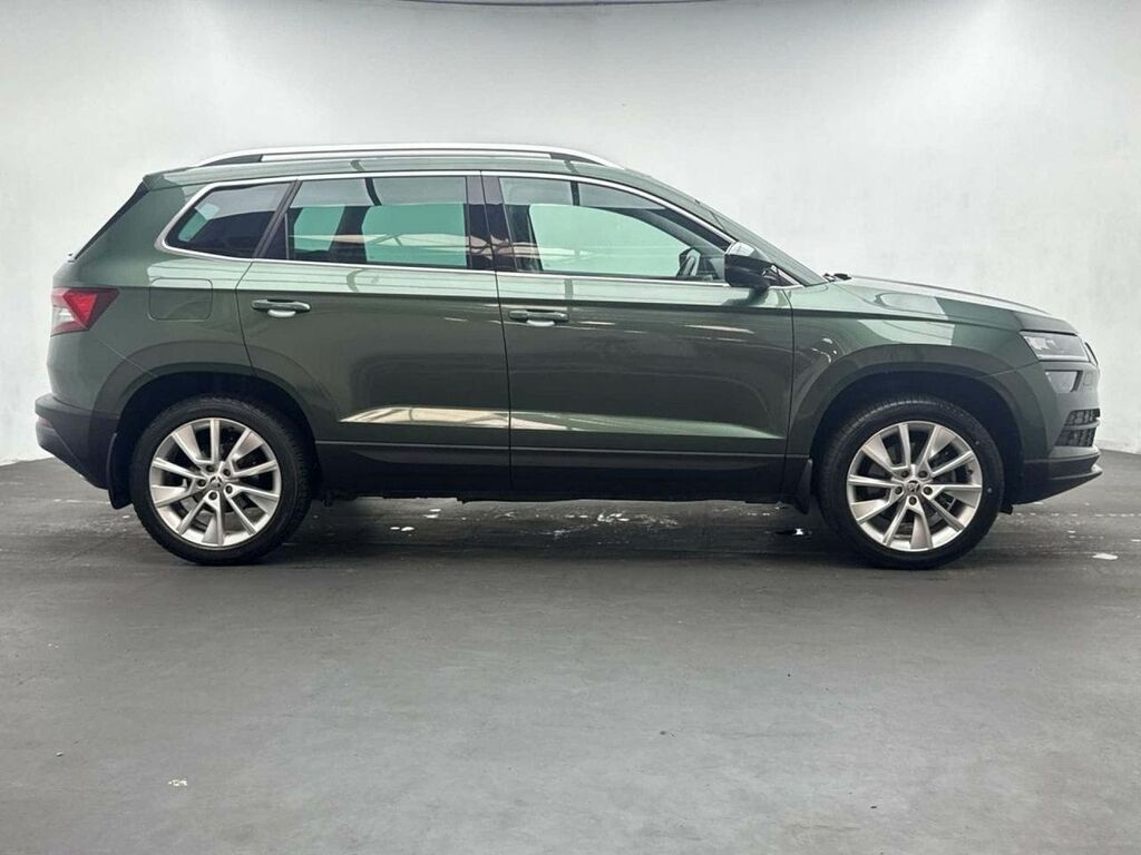 Skoda Karoq White #9