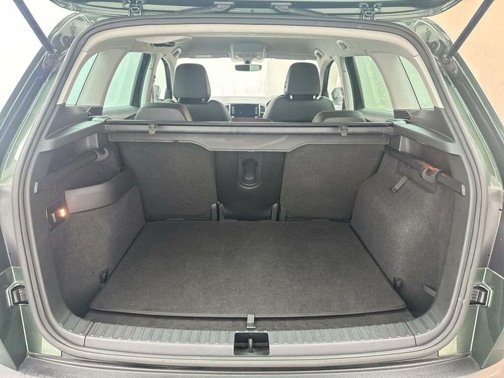 Skoda Karoq White #29