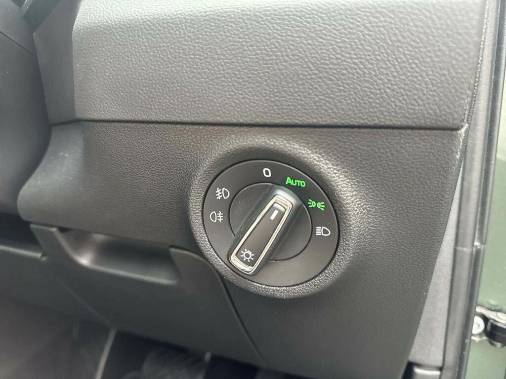 Skoda Karoq White #21