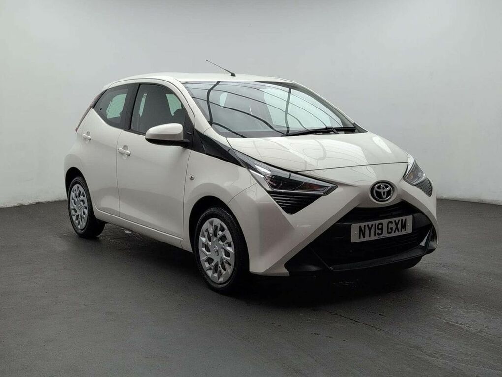 Toyota Aygo X 1.0 Aygo X-play Vvt-i White #2