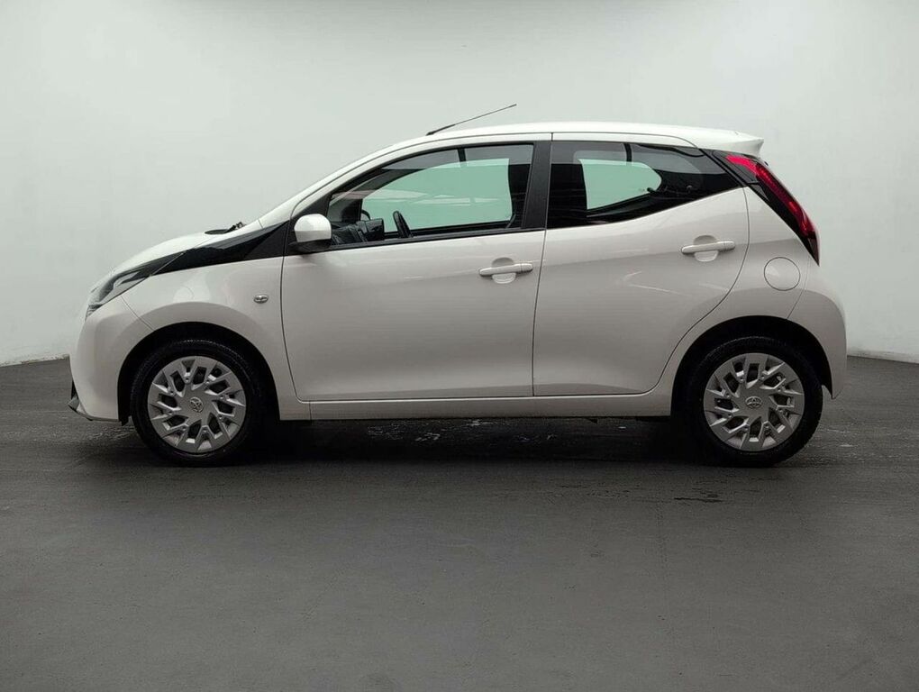 Toyota Aygo X 1.0 Aygo X-play Vvt-i White #5