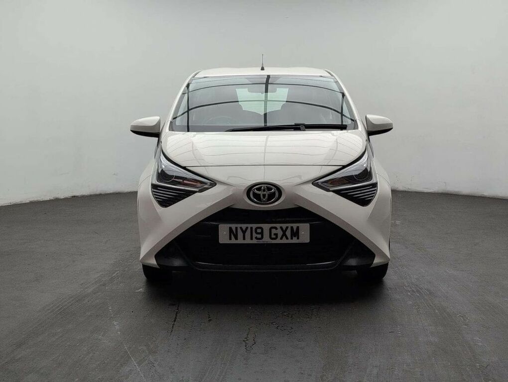 Toyota Aygo X 1.0 Aygo X-play Vvt-i White #3