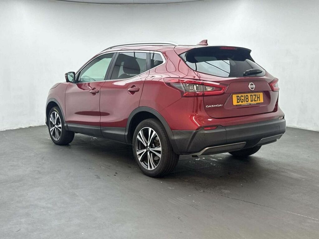 Nissan Qashqai 1.2 Qashqai N-connecta Dig-t Red #6