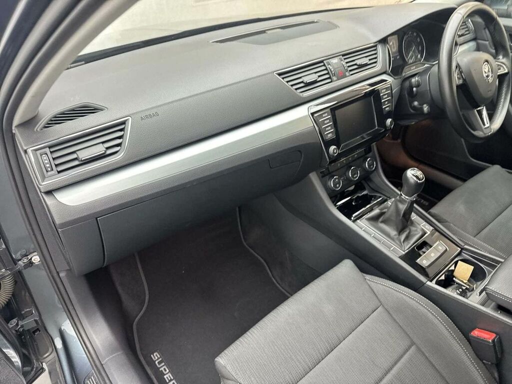 Skoda Superb Tsi Act Se L White #33
