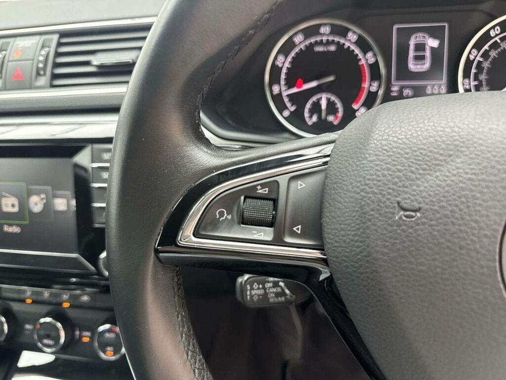 Skoda Superb Tsi Act Se L White #18