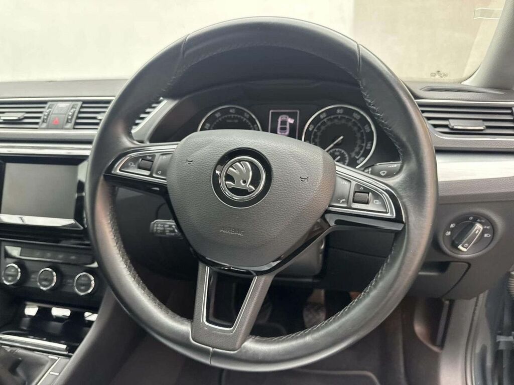 Skoda Superb Tsi Act Se L White #23