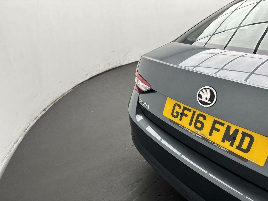 Skoda Superb Tsi Act Se L White #28