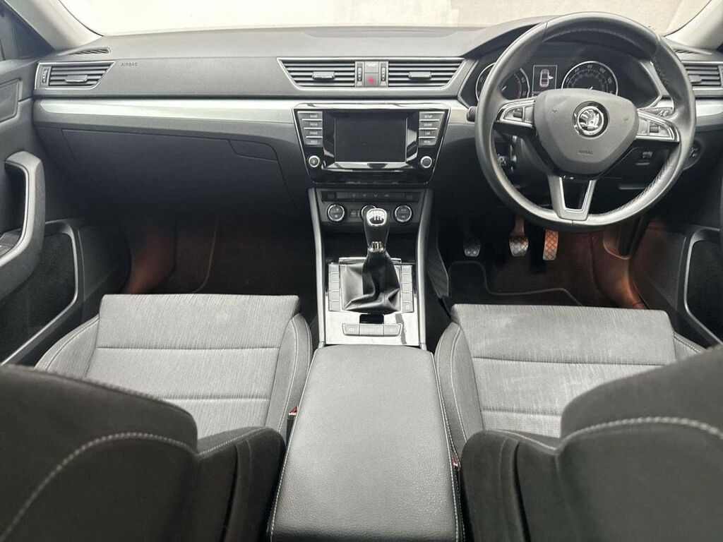 Skoda Superb Tsi Act Se L White #24