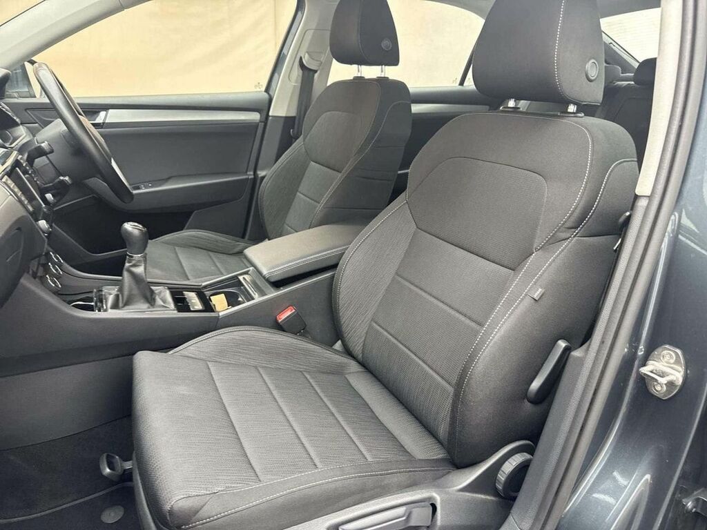 Skoda Superb Tsi Act Se L White #32