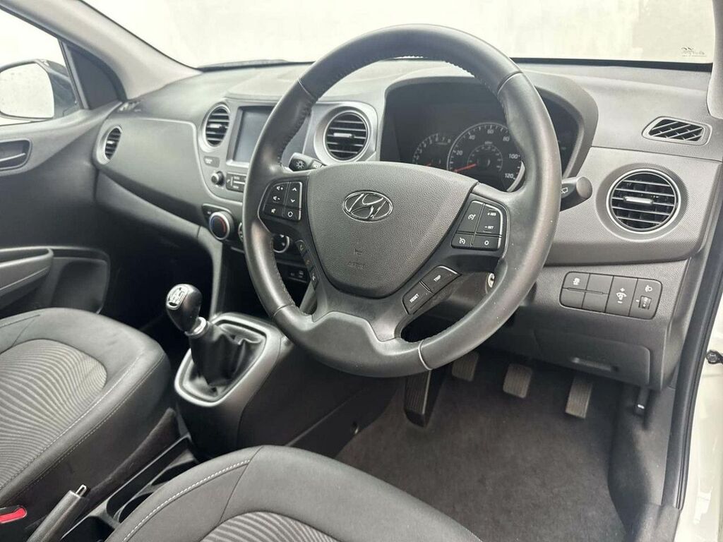 Hyundai I10 Premium Black #11