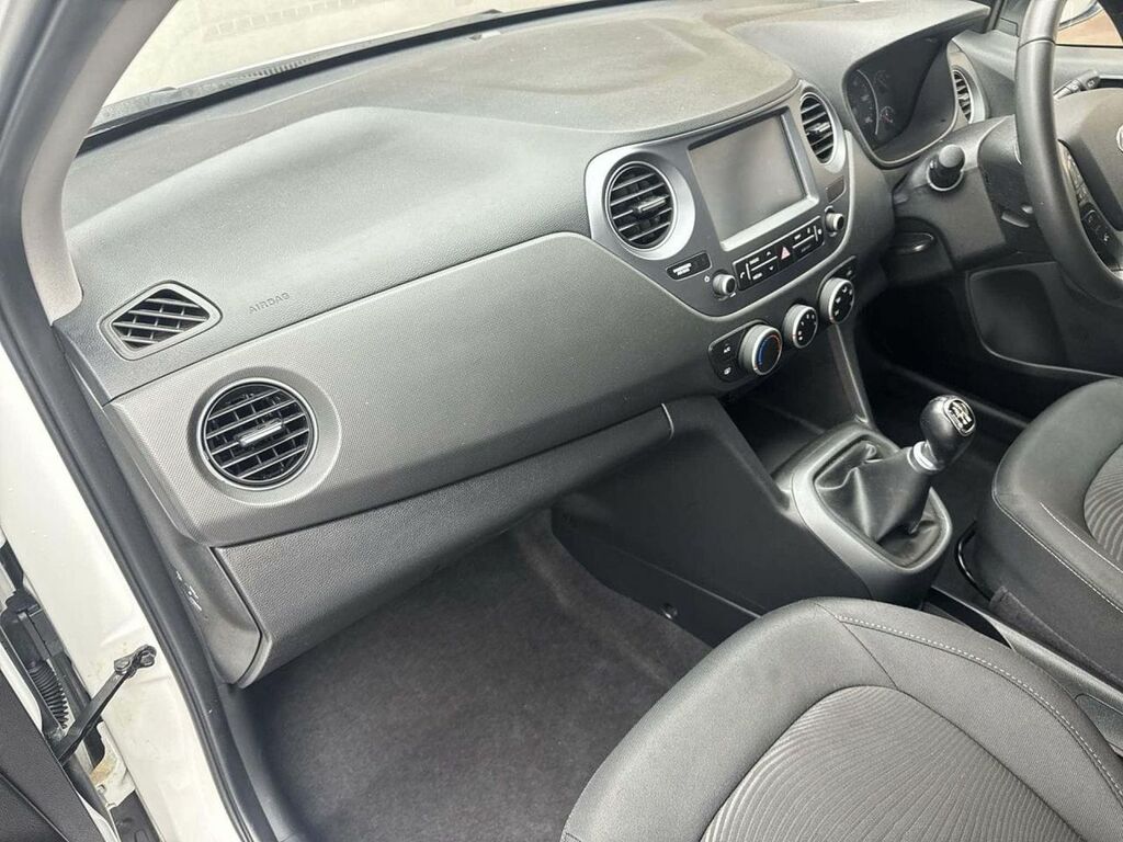 Hyundai I10 Premium Black #31