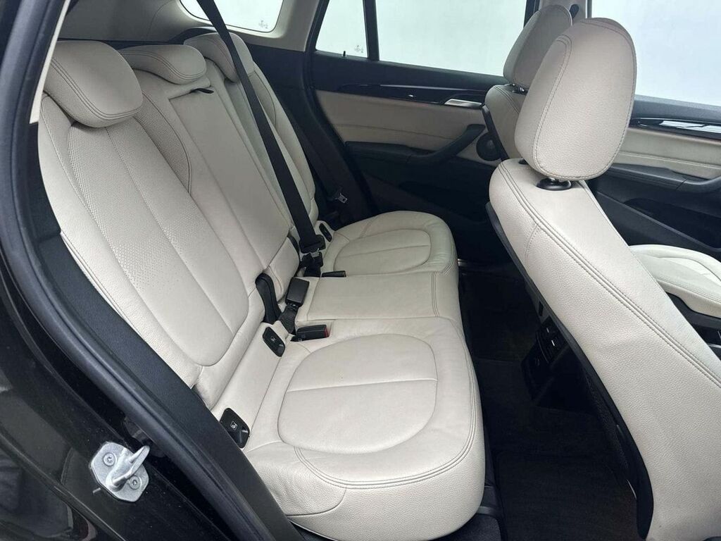 BMW X1 Sdrive 18D Se Black #31