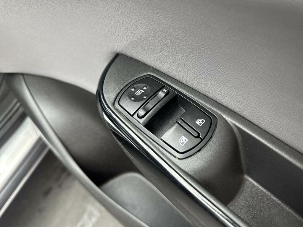 Vauxhall Corsa 1.4 Sri Grey #21