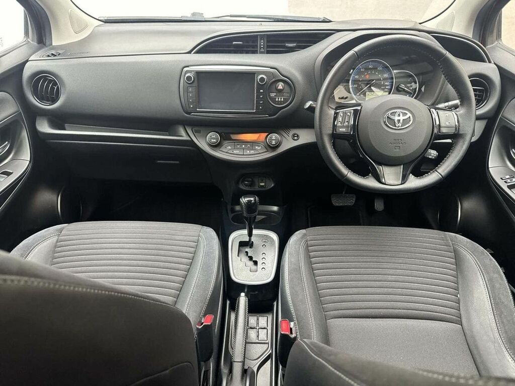 Toyota Yaris Hatchback Blue #25
