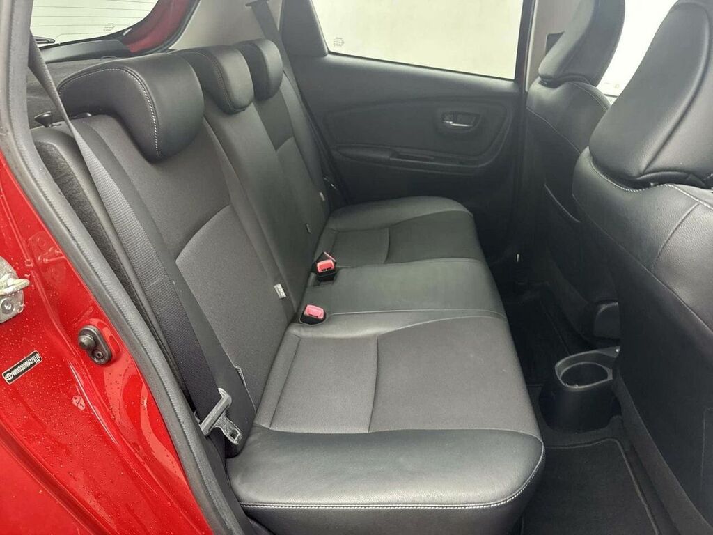 Toyota Yaris Hatchback Blue #26