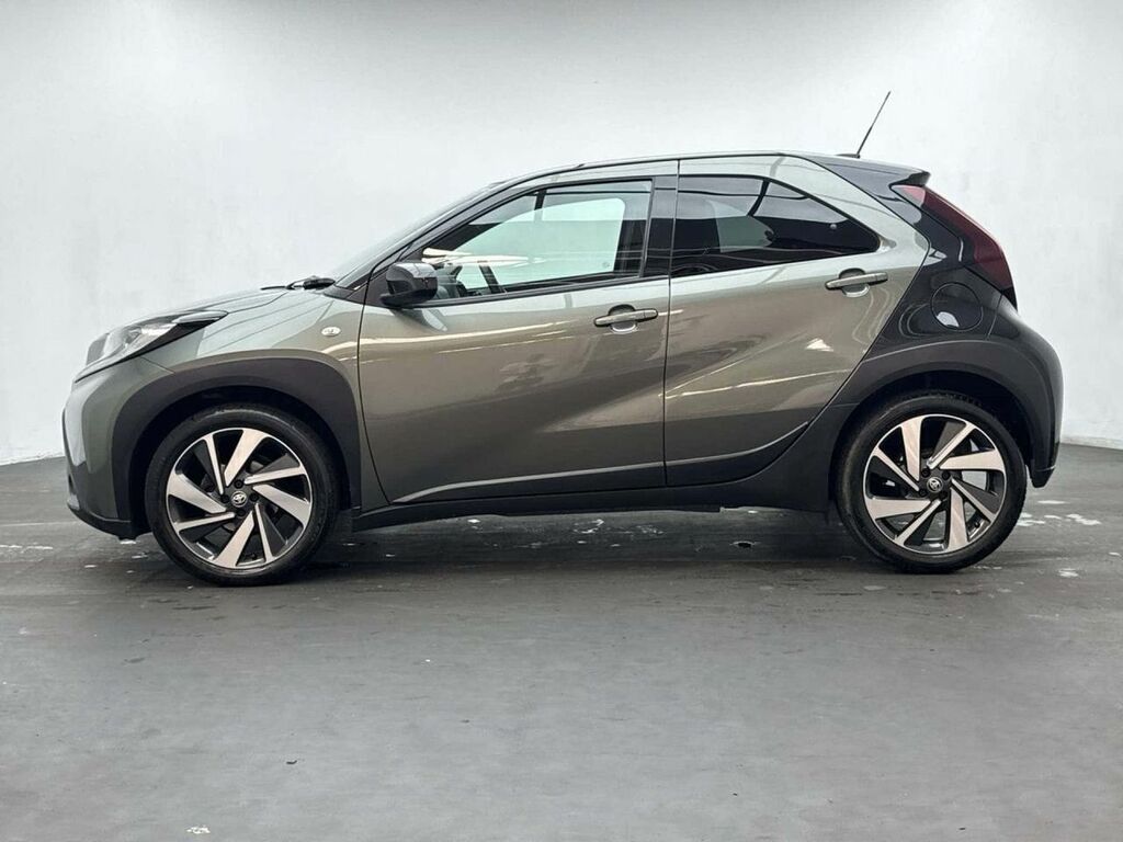 Toyota Aygo X 1.0 Aygo X Edge Vvt-i Green #5