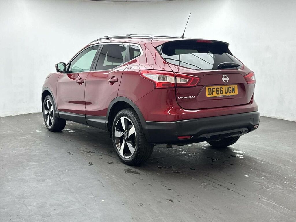 Nissan Qashqai 1.2 Qashqai N-connecta Dig-t Red #6