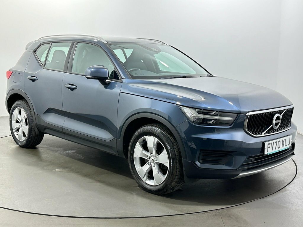 Volvo XC40 2L Momentum Blue
