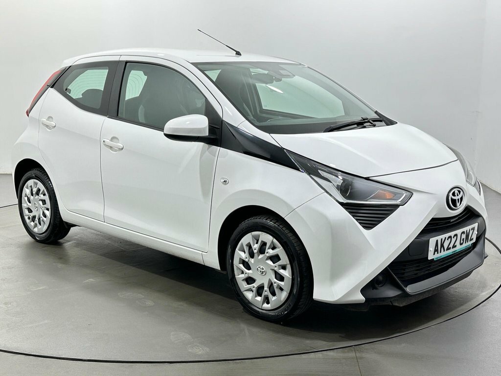 Toyota Aygo 1L X-play White