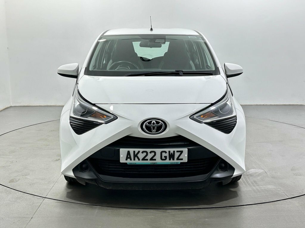 Toyota Aygo 1L X-play AK22GWZ White #2