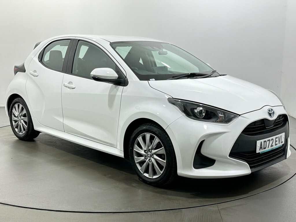 Toyota Yaris 1.5L Icon White
