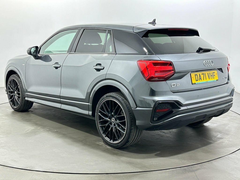 Audi Q2 1L Black Edition DA71VHF Grey #5