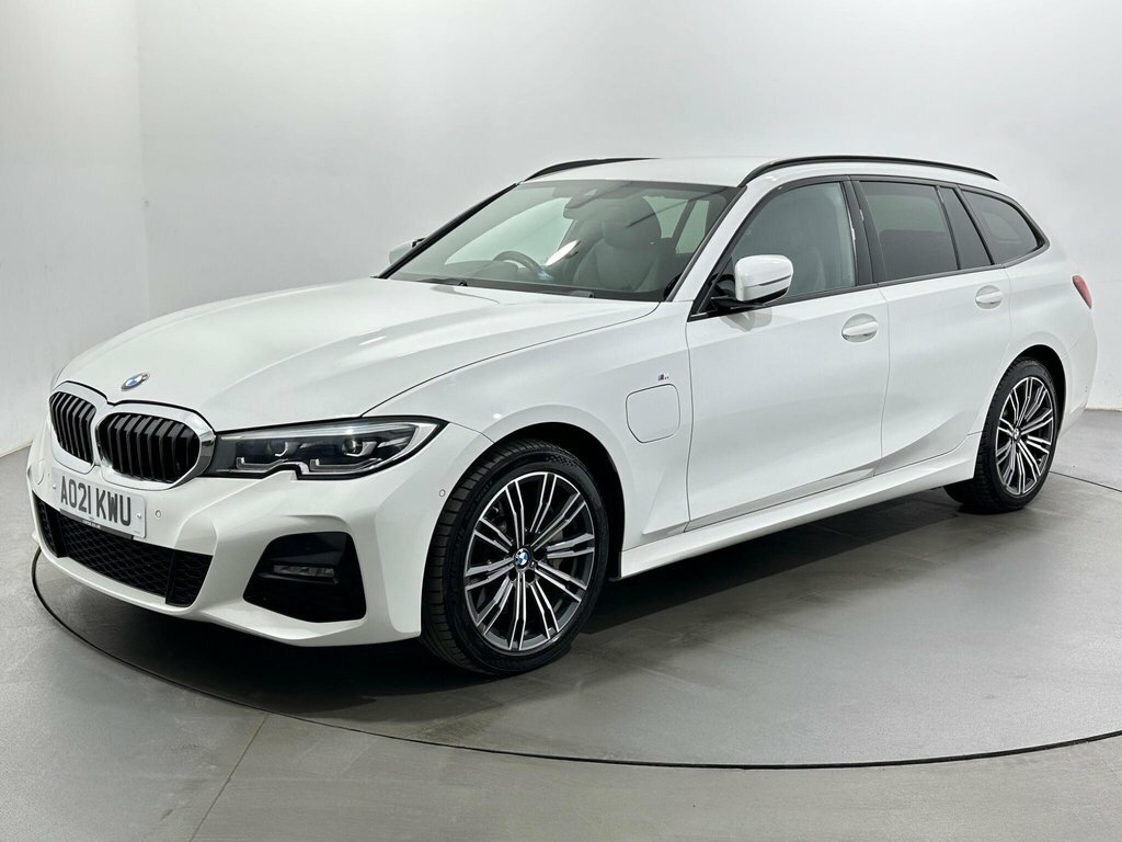 BMW 3 Series 2L M Sport AO21KWU White #3