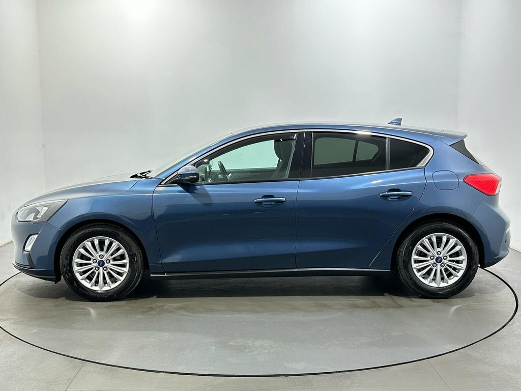 Ford Focus 1L Titanium Blue #4