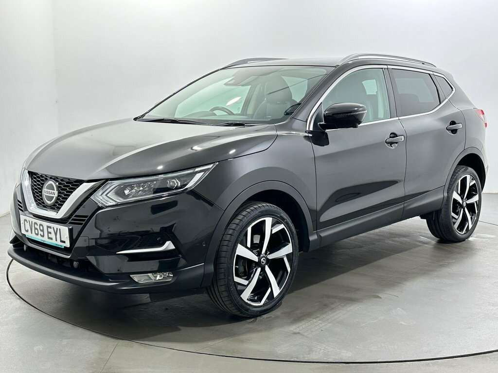 Nissan Qashqai 1.3L Tekna CV69EYL Black #3