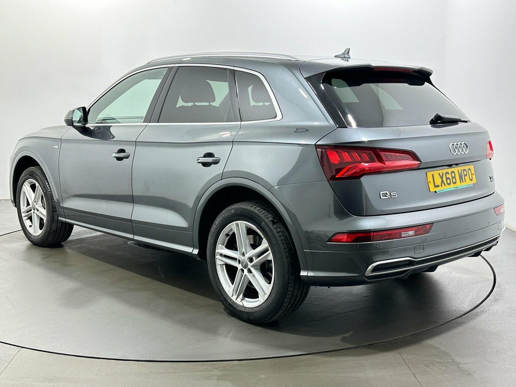 Audi Q5 2L S Line LX68WPO Grey #5