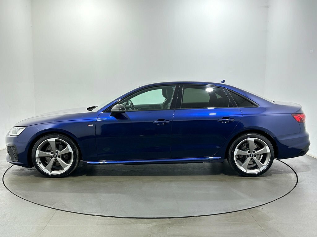 Audi A4 2L Black Edition Blue #4