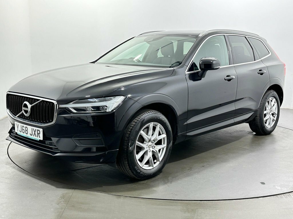 Volvo XC60 2L Momentum YJ68JXR Black #3