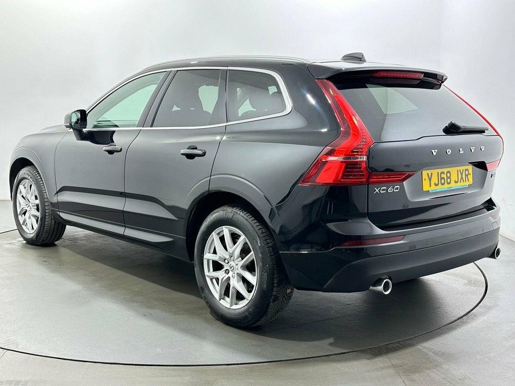 Volvo XC60 2L Momentum YJ68JXR Black #5
