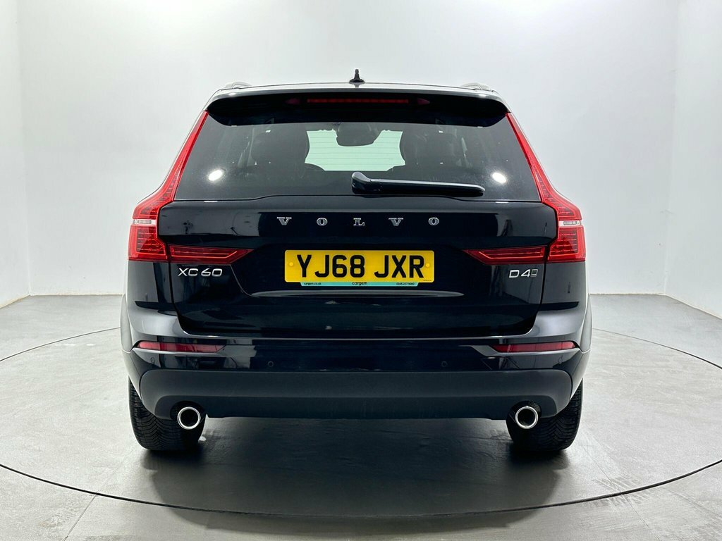 Volvo XC60 2L Momentum YJ68JXR Black #6