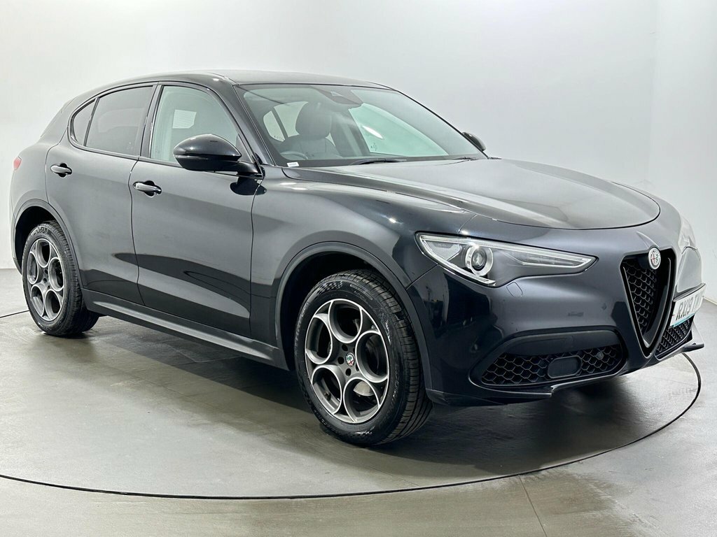 Alfa Romeo Stelvio 2L Speciale Black