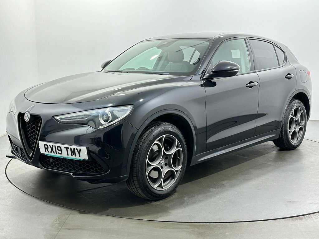 Alfa Romeo Stelvio 2L Speciale Black #3