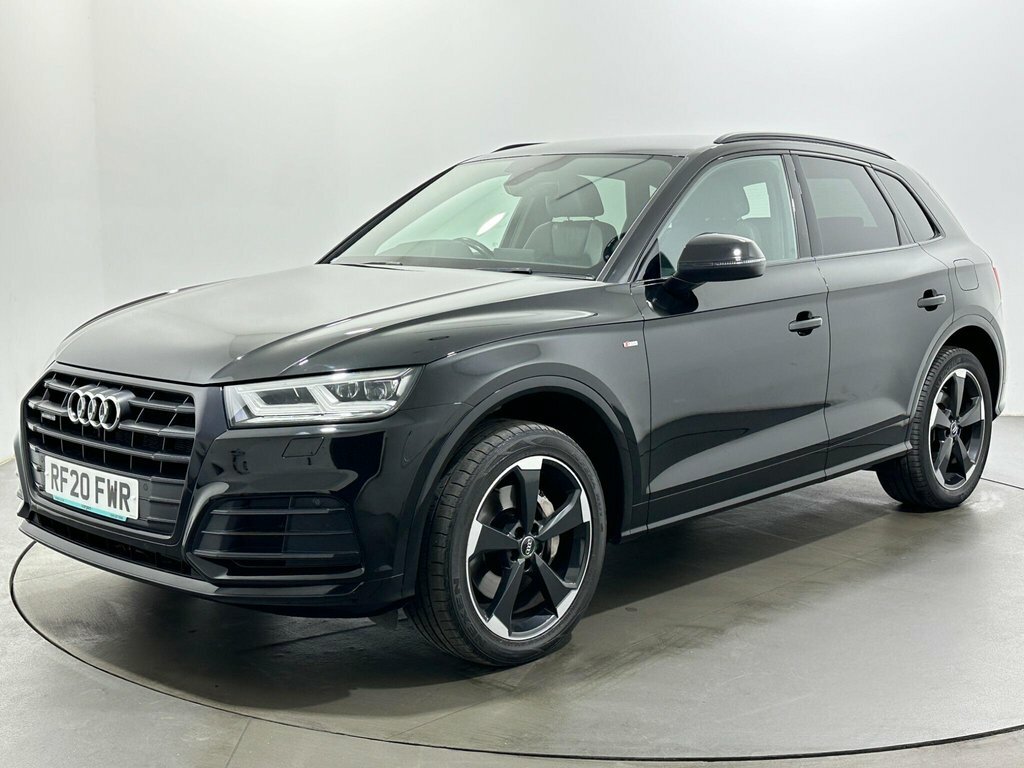 Audi Q5 2L Black Edition RF20FWR Black #3