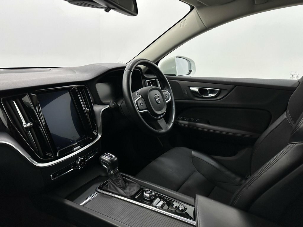 Volvo V60 D4 Momentum 360 Camera,winter Pack,tints Silver #26
