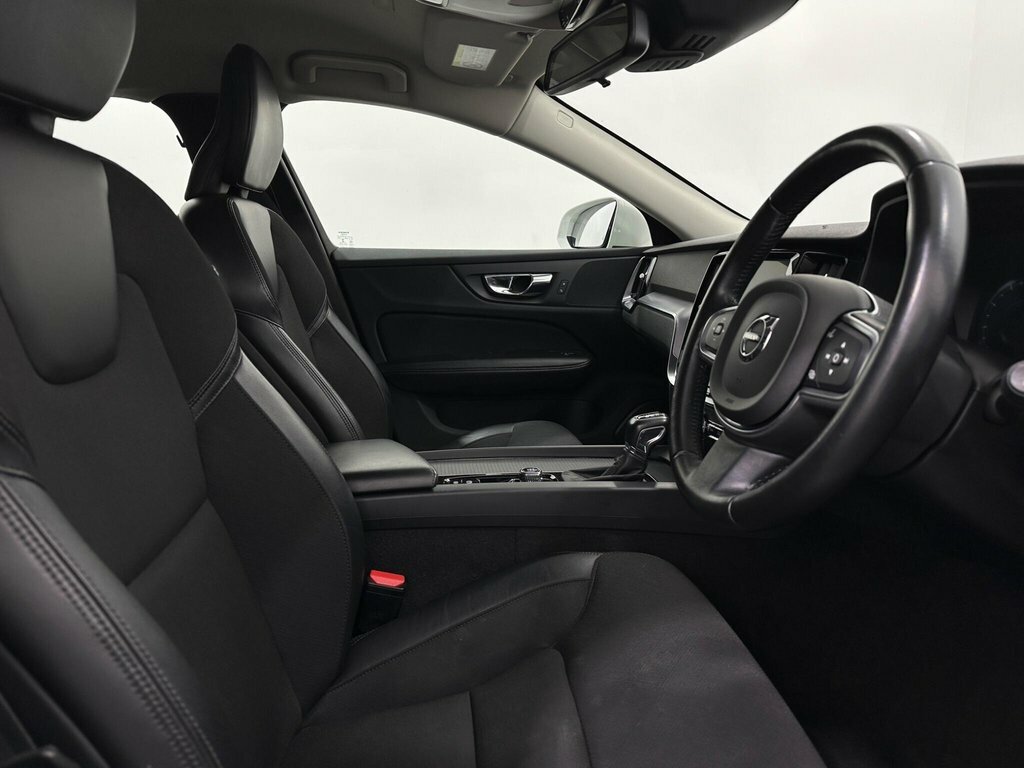 Volvo V60 D4 Momentum 360 Camera,winter Pack,tints Silver #27