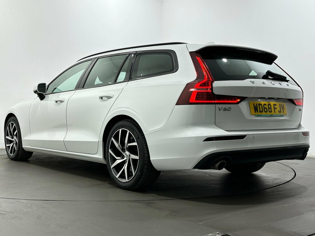 Volvo V60 D4 Momentum 360 Camera,winter Pack,tints Silver #44