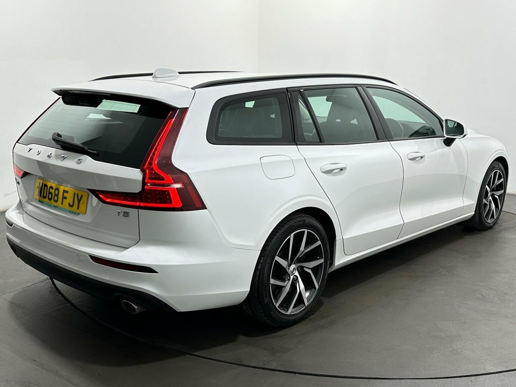 Volvo V60 D4 Momentum 360 Camera,winter Pack,tints Silver #47