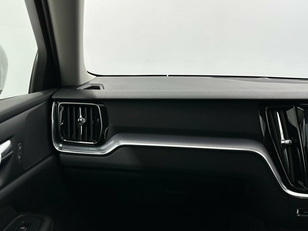 Volvo V60 D4 Momentum 360 Camera,winter Pack,tints Silver #25