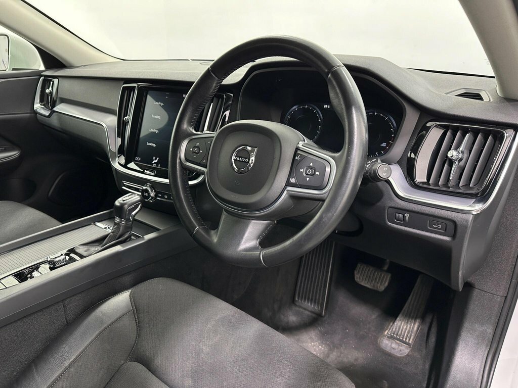 Volvo V60 D4 Momentum 360 Camera,winter Pack,tints Silver #9