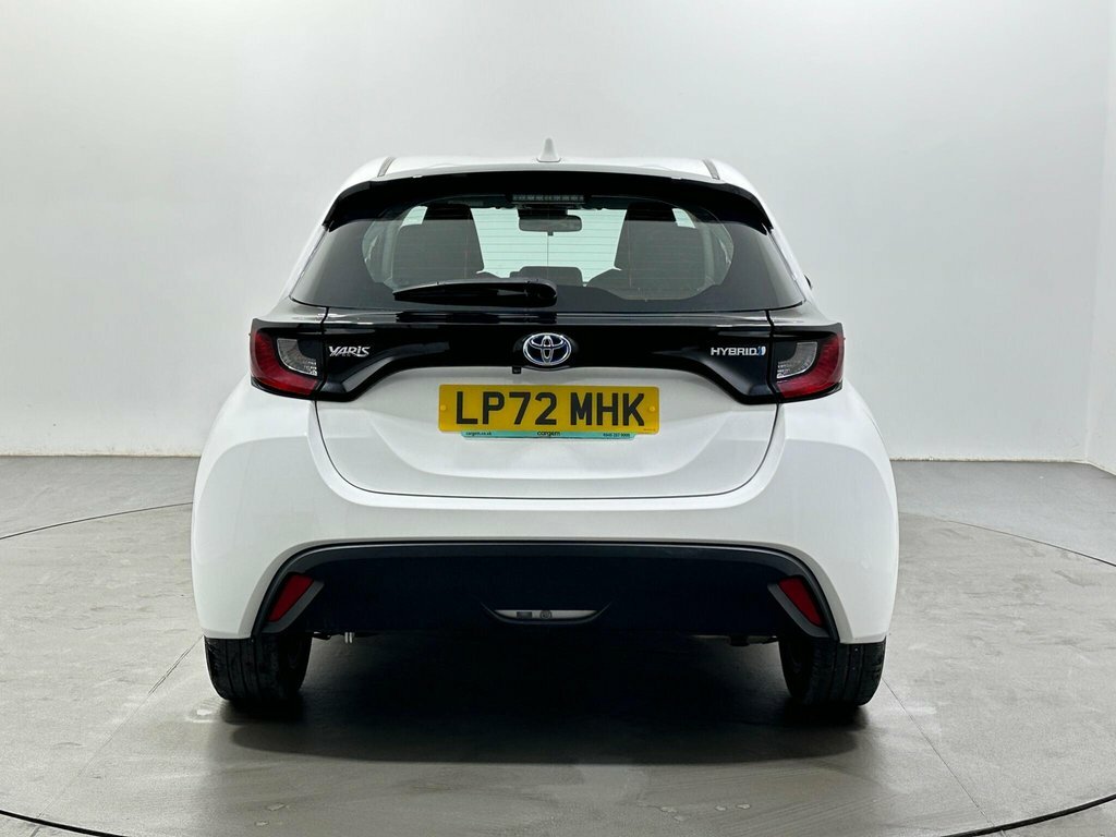 Toyota Yaris 1.5L Icon LP72MHK White #6