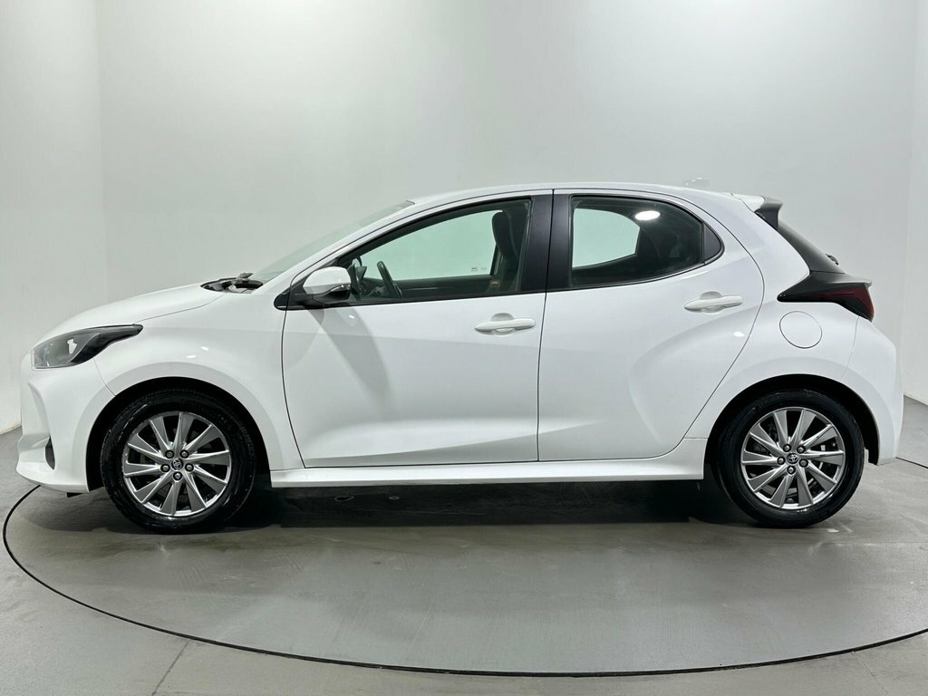 Toyota Yaris 1.5L Icon LP72MHK White #4