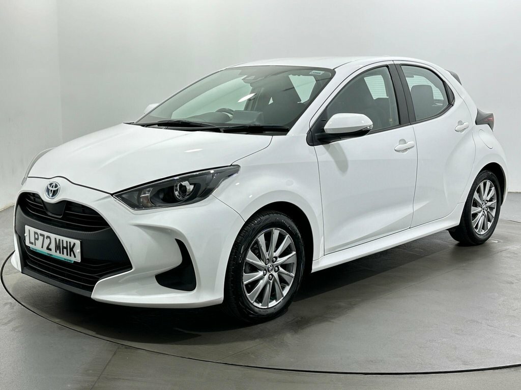 Toyota Yaris 1.5L Icon LP72MHK White #3