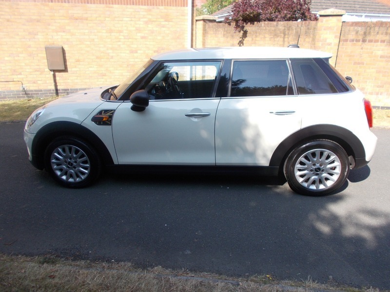 Mini Hatch 1.5 One D Hatchback MF16WMX White #4