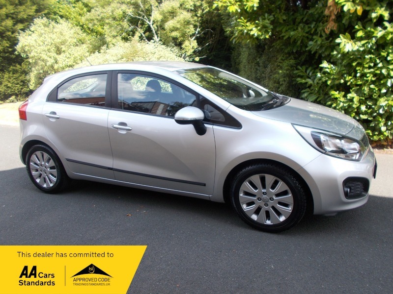 Kia RIO 1.25 2 Hatchback Silver